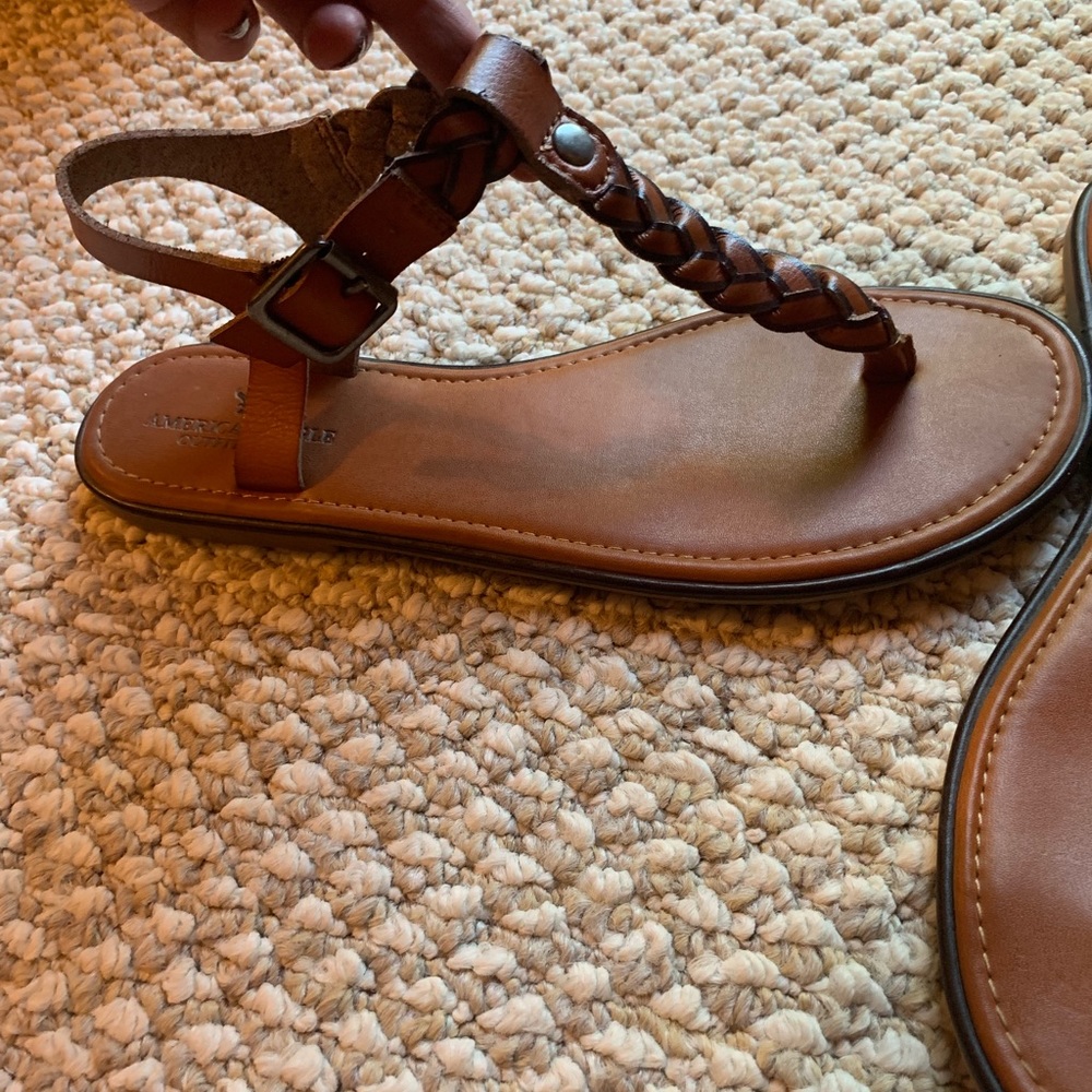 Women’s American eagle flat sandals!